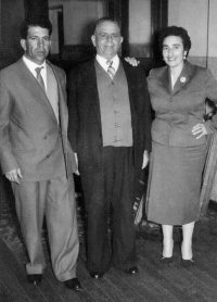 Paolo Quagliata (Center) with Ignazio Quagliata & wife Giuseppina  c.1940